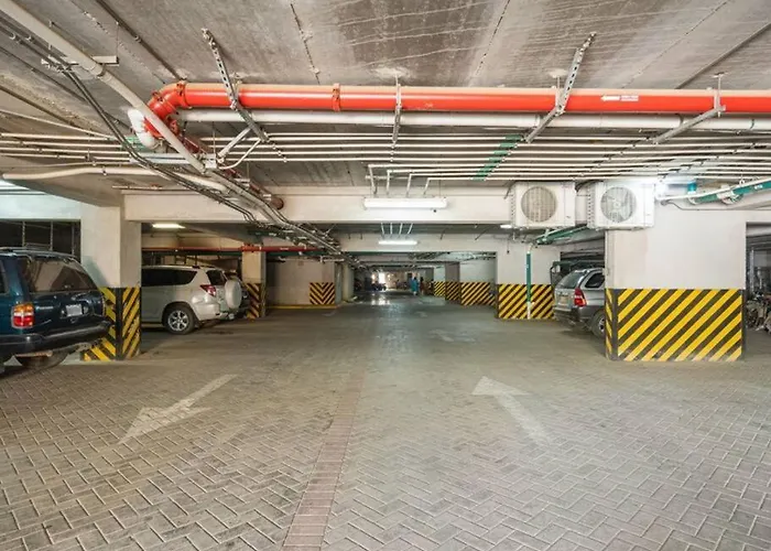 Pp201 Modern Space In Centre Of Town